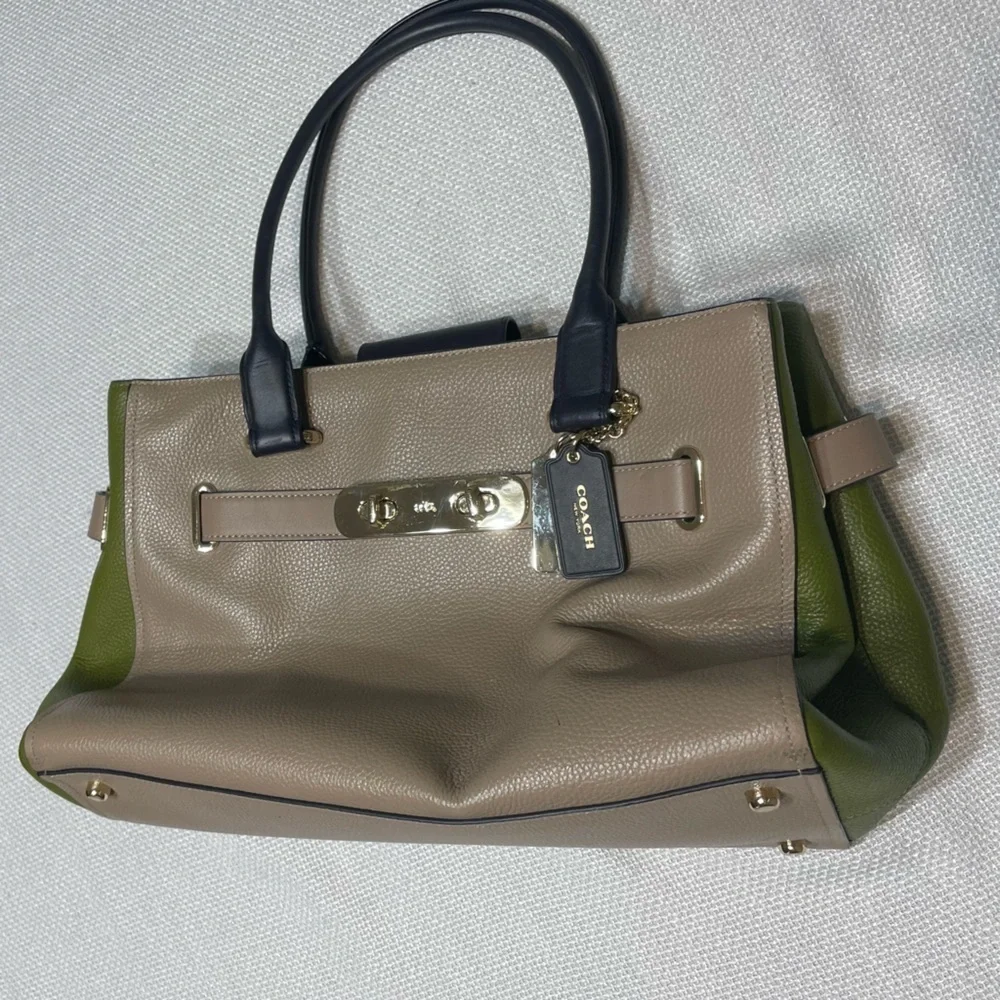 Coach Tru-color Grained Leather Swagger